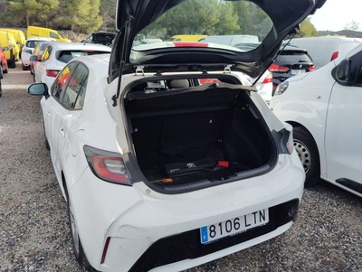 Toyota Corolla 1.8 125H Business Plus E-CVT 90 kW (122 CV) 13 Toyota Corolla 1.8 125H Business Plus E-CVT 90 kW (122 CV) 13