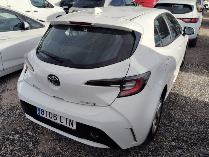 Toyota Corolla 1.8 125H Business Plus E-CVT 90 kW (122 CV) Vehículo usado en Madrid Toyota Corolla 1.8 125H Business Plus E-CVT 90 kW (122 CV) Vehículo usado en Madrid