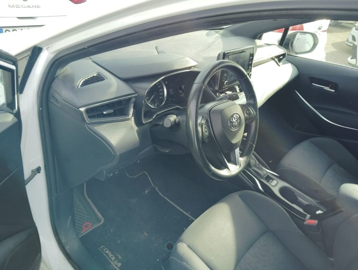 Toyota Corolla 1.8 125H Business Plus E-CVT 90 kW (122 CV) Vehículo usado en Madrid Toyota Corolla 1.8 125H Business Plus E-CVT 90 kW (122 CV) Vehículo usado en Madrid