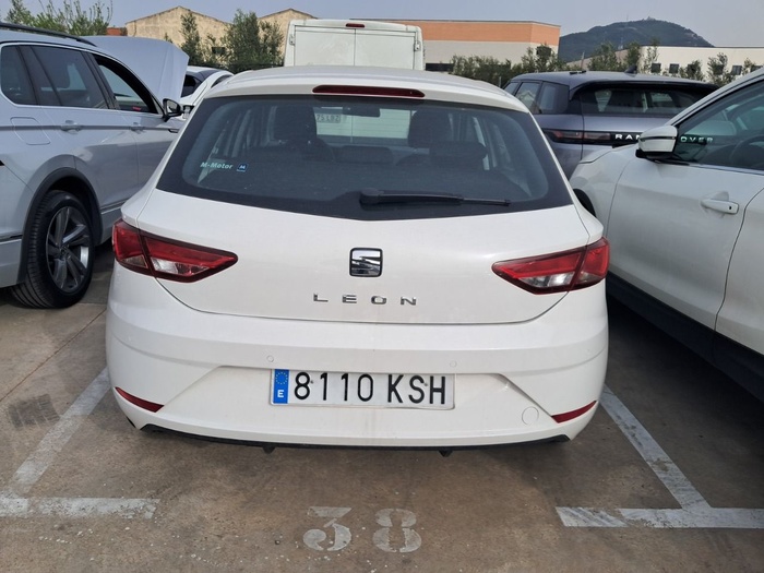 SEAT León 1.6 TDI S&S Reference Edition 85 kW (115 CV) Vehículo usado en Madrid SEAT León 1.6 TDI S&S Reference Edition 85 kW (115 CV) Vehículo usado en Madrid
