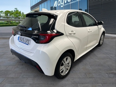 Toyota Yaris 120H Active Tech 85 kW (116 CV) 4 Toyota Yaris 120H Active Tech 85 kW (116 CV) 4