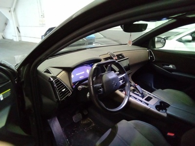 DS DS7 Crossback BlueHDi 180 So Chic Auto 132 kW (180 CV) 7 DS DS7 Crossback BlueHDi 180 So Chic Auto 132 kW (180 CV) 7