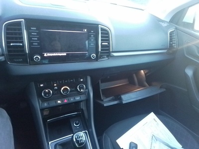 Skoda Karoq 1.0 TSI Ambition 81 kW (110 CV) 12 Skoda Karoq 1.0 TSI Ambition 81 kW (110 CV) 12