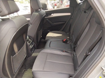 Audi Q5 Sportback TFSIe Black Line 50 TFSI e quattro-ultra 220 kW (299 CV) 9 Audi Q5 Sportback TFSIe Black Line 50 TFSI e quattro-ultra 220 kW (299 CV) 9