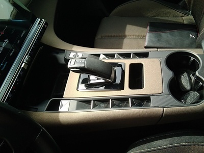 DS DS7 Crossback 1.6 E-Tense 225 Bastille + Auto 165 kW (225 CV) 11 DS DS7 Crossback 1.6 E-Tense 225 Bastille + Auto 165 kW (225 CV) 11