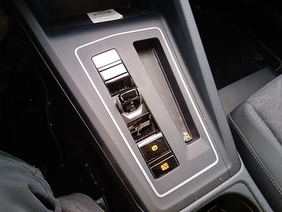 Volkswagen Golf Life 1.0 eTSI 81 kW (110 CV) DSG 15 Volkswagen Golf Life 1.0 eTSI 81 kW (110 CV) DSG 15