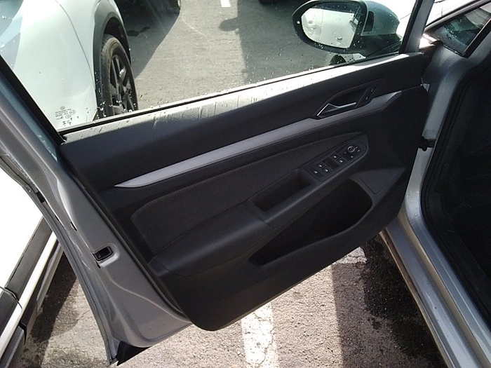 Volkswagen Golf Life 1.0 eTSI 81 kW (110 CV) DSG Vehículo usado en Madrid Volkswagen Golf Life 1.0 eTSI 81 kW (110 CV) DSG Vehículo usado en Madrid