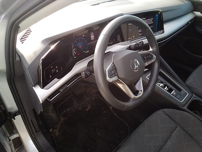 Volkswagen Golf Life 1.0 eTSI 81 kW (110 CV) DSG Vehículo usado en Madrid Volkswagen Golf Life 1.0 eTSI 81 kW (110 CV) DSG Vehículo usado en Madrid