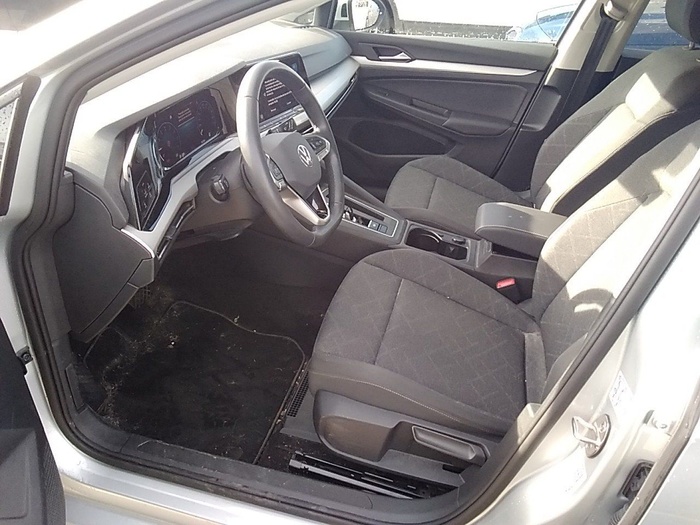 Volkswagen Golf Life 1.0 eTSI 81 kW (110 CV) DSG Vehículo usado en Madrid Volkswagen Golf Life 1.0 eTSI 81 kW (110 CV) DSG Vehículo usado en Madrid