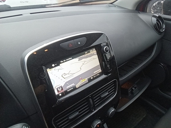 Renault Clio Limited dCi 55 kW (75 CV) Vehículo usado en Madrid Renault Clio Limited dCi 55 kW (75 CV) Vehículo usado en Madrid