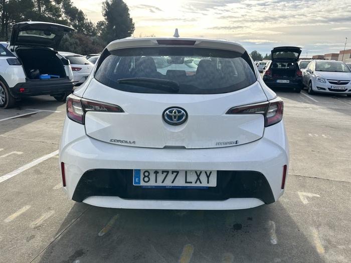 Toyota Corolla 1.8 125 Híbrido Active Tech E-CVT 90 kW (122 CV) Vehículo usado en Madrid Toyota Corolla 1.8 125 Híbrido Active Tech E-CVT 90 kW (122 CV) Vehículo usado en Madrid