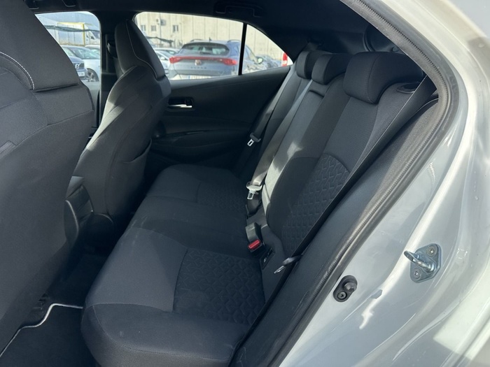 Toyota Corolla 1.8 125 Híbrido Active Tech E-CVT 90 kW (122 CV) Vehículo usado en Madrid Toyota Corolla 1.8 125 Híbrido Active Tech E-CVT 90 kW (122 CV) Vehículo usado en Madrid