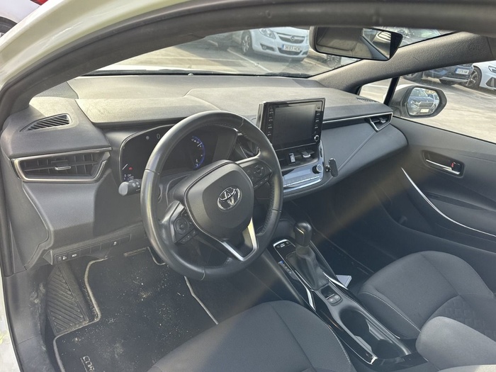 Toyota Corolla 1.8 125 Híbrido Active Tech E-CVT 90 kW (122 CV) Vehículo usado en Madrid Toyota Corolla 1.8 125 Híbrido Active Tech E-CVT 90 kW (122 CV) Vehículo usado en Madrid