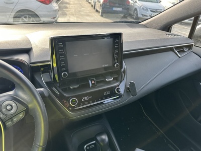 Toyota Corolla 1.8 125 Híbrido Active Tech E-CVT 90 kW (122 CV) 15 Toyota Corolla 1.8 125 Híbrido Active Tech E-CVT 90 kW (122 CV) 15