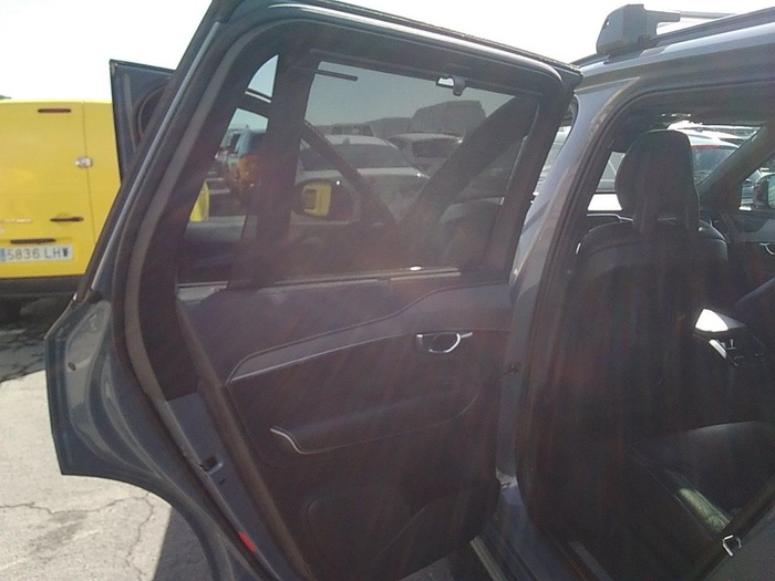 Volvo XC90 T8 Recharge R-Design AWD Auto 287 kW (390 CV) Vehículo usado en Madrid Volvo XC90 T8 Recharge R-Design AWD Auto 287 kW (390 CV) Vehículo usado en Madrid