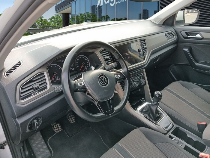 Volkswagen T-Roc Advance 1.0 TSI 81 kW (110 CV) Vehículo usado en Madrid Volkswagen T-Roc Advance 1.0 TSI 81 kW (110 CV) Vehículo usado en Madrid