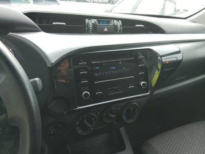 Toyota Hilux 2.4 D-4D Doble Cabina GX 110 kW (150 CV) 13 Toyota Hilux 2.4 D-4D Doble Cabina GX 110 kW (150 CV) 13