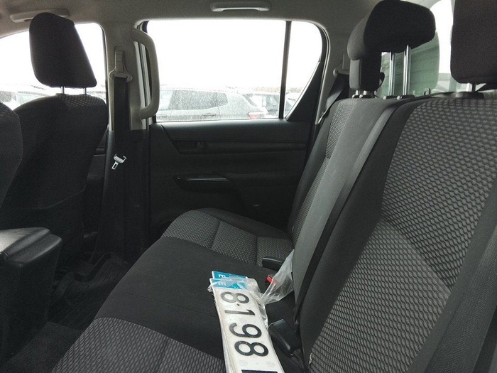 Toyota Hilux 2.4 D-4D Doble Cabina GX 110 kW (150 CV) Vehículo usado en Madrid Toyota Hilux 2.4 D-4D Doble Cabina GX 110 kW (150 CV) Vehículo usado en Madrid