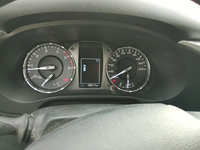 Toyota Hilux 2.4 D-4D Doble Cabina GX 110 kW (150 CV) Vehículo usado en Madrid Toyota Hilux 2.4 D-4D Doble Cabina GX 110 kW (150 CV) Vehículo usado en Madrid