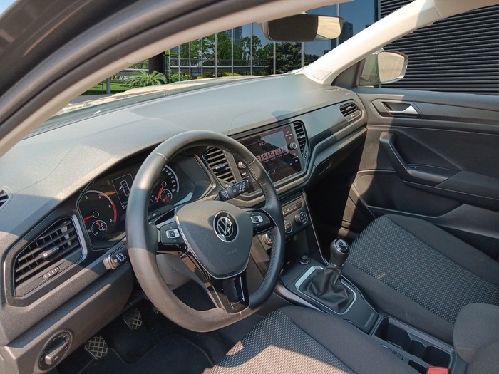 Volkswagen T-Roc Edition 2.0 TDI 85 kW (115 CV) Vehículo usado en Madrid Volkswagen T-Roc Edition 2.0 TDI 85 kW (115 CV) Vehículo usado en Madrid