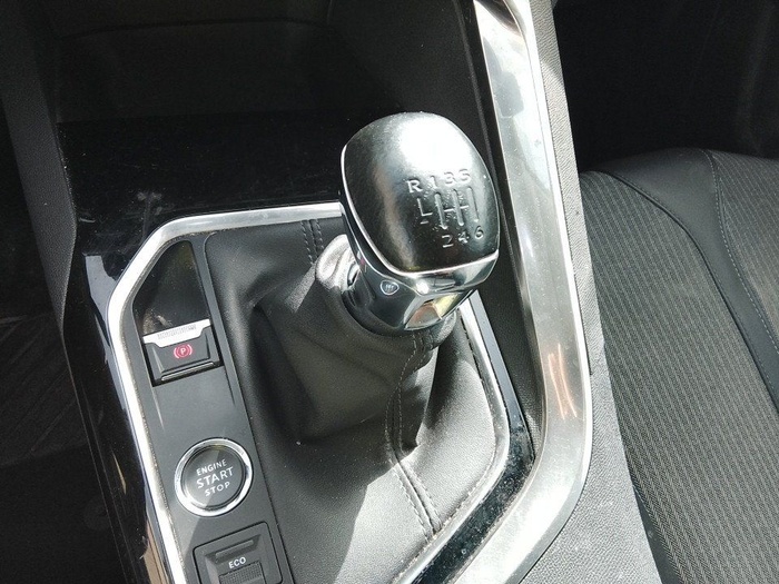 Peugeot 5008 BlueHDi 130 S&S Allure 96 kW (130 CV) Vehículo usado en Madrid Peugeot 5008 BlueHDi 130 S&S Allure 96 kW (130 CV) Vehículo usado en Madrid