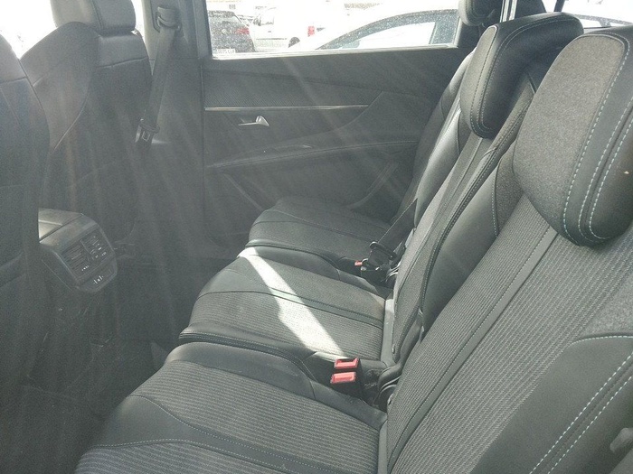 Peugeot 5008 BlueHDi 130 S&S Allure 96 kW (130 CV) Vehículo usado en Madrid Peugeot 5008 BlueHDi 130 S&S Allure 96 kW (130 CV) Vehículo usado en Madrid