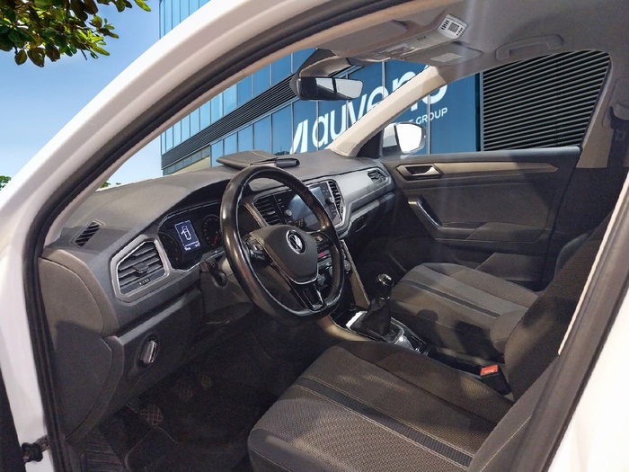 Volkswagen T-Roc Advance 1.0 TSI 81 kW (110 CV) Vehículo usado en Madrid Volkswagen T-Roc Advance 1.0 TSI 81 kW (110 CV) Vehículo usado en Madrid