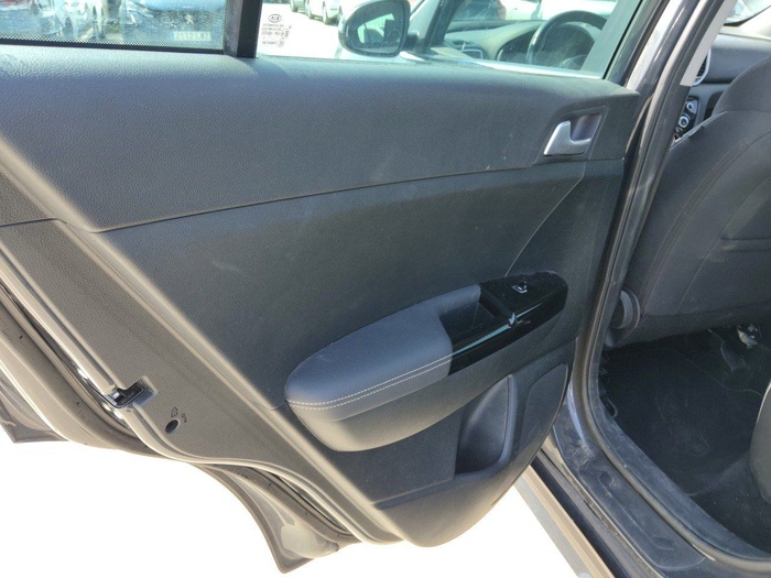 Kia Sportage 1.6 GDI Black Edition 4x2 97 kW (132 CV) Vehículo usado en Madrid Kia Sportage 1.6 GDI Black Edition 4x2 97 kW (132 CV) Vehículo usado en Madrid