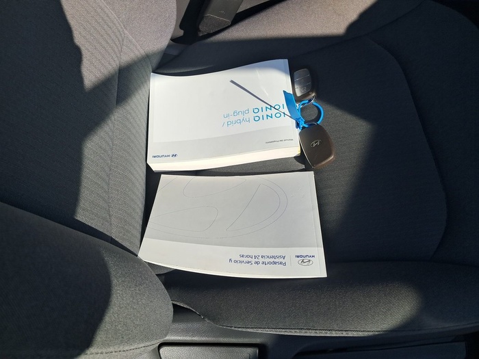 Hyundai Ioniq 1.6 GDI HEV Tecno DT 104 kW (141 CV) Vehículo usado en Madrid Hyundai Ioniq 1.6 GDI HEV Tecno DT 104 kW (141 CV) Vehículo usado en Madrid