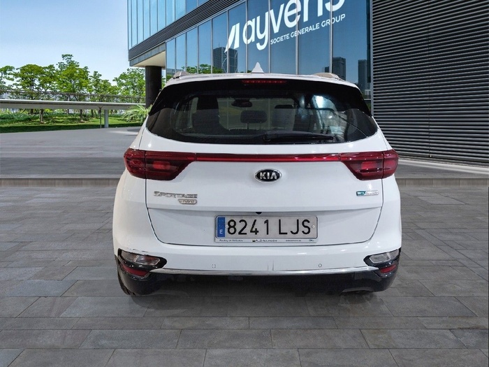 Kia Sportage 1.6 MHEV Business 4x4 100 kW (136 CV) Vehículo usado en Madrid Kia Sportage 1.6 MHEV Business 4x4 100 kW (136 CV) Vehículo usado en Madrid