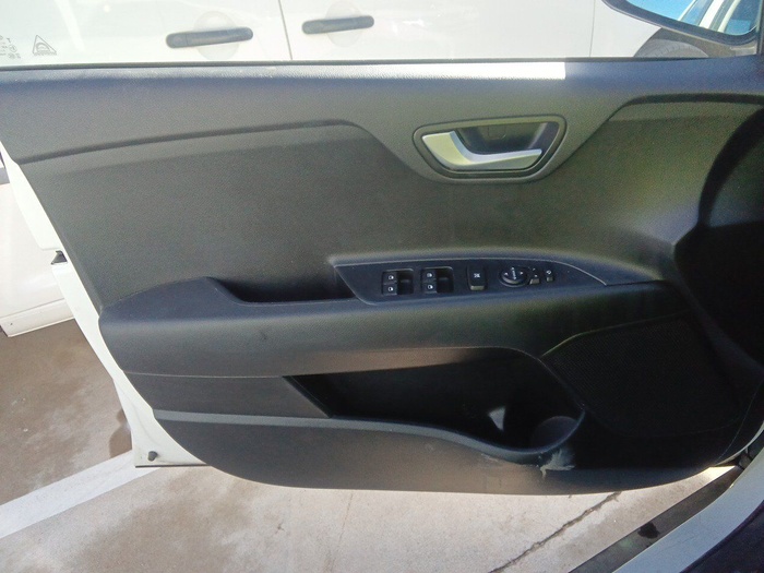 Kia Stonic 1.0 T-GDi Drive 88 kW (120 CV) Vehículo usado en Madrid Kia Stonic 1.0 T-GDi Drive 88 kW (120 CV) Vehículo usado en Madrid