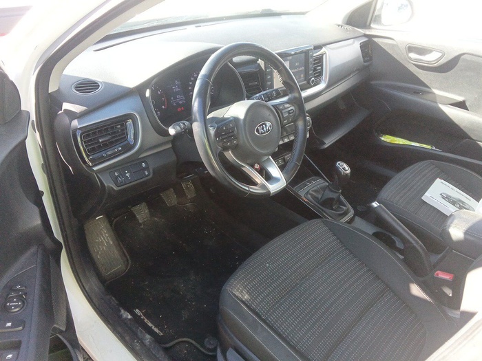 Kia Stonic 1.0 T-GDi Drive 88 kW (120 CV) Vehículo usado en Madrid Kia Stonic 1.0 T-GDi Drive 88 kW (120 CV) Vehículo usado en Madrid