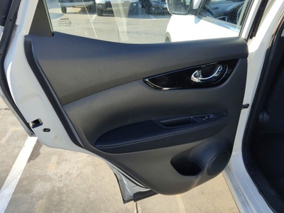 Nissan Qashqai dCi 85 Acenta 85 kW (115 CV) 10 Nissan Qashqai dCi 85 Acenta 85 kW (115 CV) 10