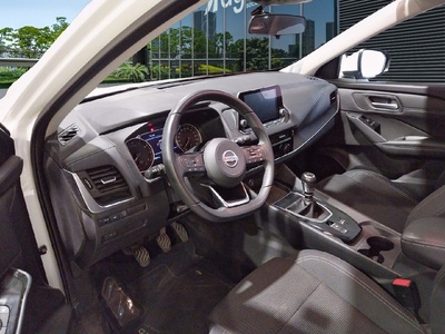 Nissan Qashqai DIG-T 140 mHEV Acenta 4x2 103 kW (140 CV) 14 Nissan Qashqai DIG-T 140 mHEV Acenta 4x2 103 kW (140 CV) 14