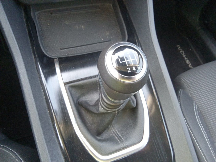 Nissan Qashqai DIG-T 140 mHEV Acenta 4x2 103 kW (140 CV) Vehículo usado en Madrid Nissan Qashqai DIG-T 140 mHEV Acenta 4x2 103 kW (140 CV) Vehículo usado en Madrid