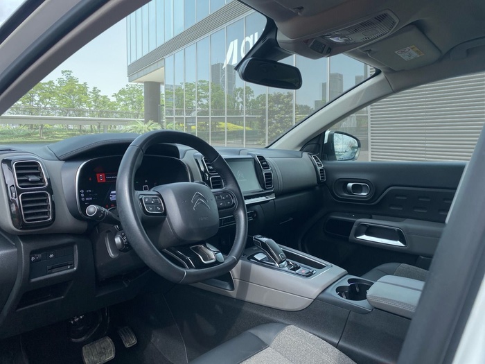 Citroen C5 Aircross BlueHdi 130 S&S Feel EAT8 96 kW (131 CV) Vehículo usado en Madrid Citroen C5 Aircross BlueHdi 130 S&S Feel EAT8 96 kW (131 CV) Vehículo usado en Madrid