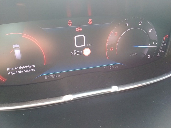 Peugeot 3008 BlueHDi 130 S&S Active Pack 96 kW (130 CV) Vehículo usado en Madrid Peugeot 3008 BlueHDi 130 S&S Active Pack 96 kW (130 CV) Vehículo usado en Madrid