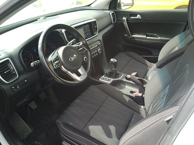 Kia Sportage 1.6 MHEV Business 4x4 100 kW (136 CV) 7 Kia Sportage 1.6 MHEV Business 4x4 100 kW (136 CV) 7