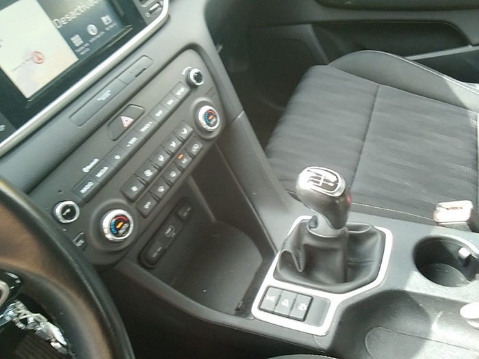 Kia Sportage 1.6 MHEV Business 4x4 100 kW (136 CV) Vehículo usado en Madrid Kia Sportage 1.6 MHEV Business 4x4 100 kW (136 CV) Vehículo usado en Madrid