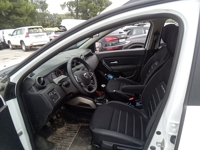 Dacia Duster 1.6 GLP Prestige 4X2 84 kW (115 CV) Vehículo usado en Madrid Dacia Duster 1.6 GLP Prestige 4X2 84 kW (115 CV) Vehículo usado en Madrid