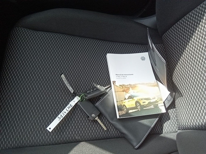 Volkswagen T-Roc Edition 1.6 TDI 85 kW (115 CV) Vehículo usado en Madrid Volkswagen T-Roc Edition 1.6 TDI 85 kW (115 CV) Vehículo usado en Madrid