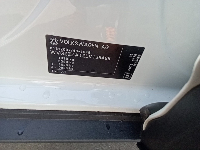 Volkswagen T-Roc Edition 1.6 TDI 85 kW (115 CV) Vehículo usado en Madrid Volkswagen T-Roc Edition 1.6 TDI 85 kW (115 CV) Vehículo usado en Madrid