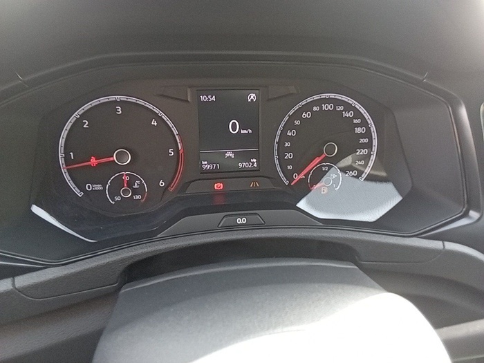 Volkswagen T-Roc Edition 1.6 TDI 85 kW (115 CV) Vehículo usado en Madrid Volkswagen T-Roc Edition 1.6 TDI 85 kW (115 CV) Vehículo usado en Madrid