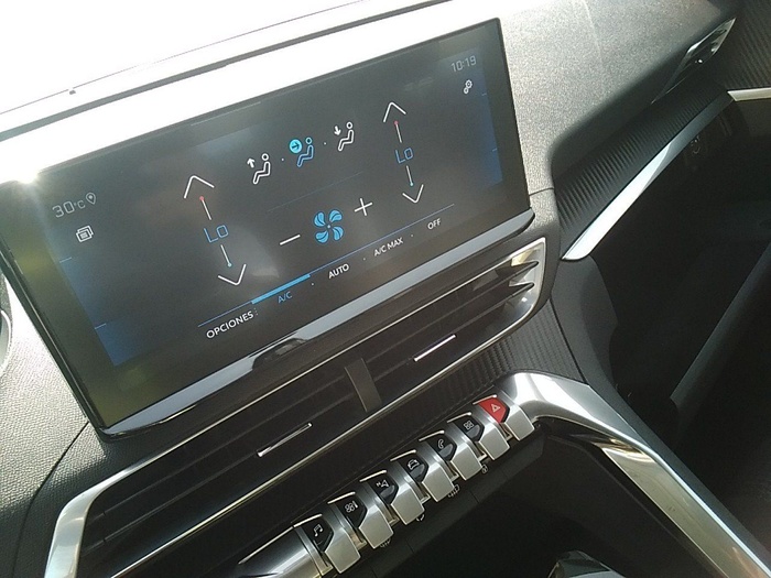 Peugeot 3008 BlueHDi 130 S&S Active Pack 96 kW (130 CV) Vehículo usado en Madrid Peugeot 3008 BlueHDi 130 S&S Active Pack 96 kW (130 CV) Vehículo usado en Madrid