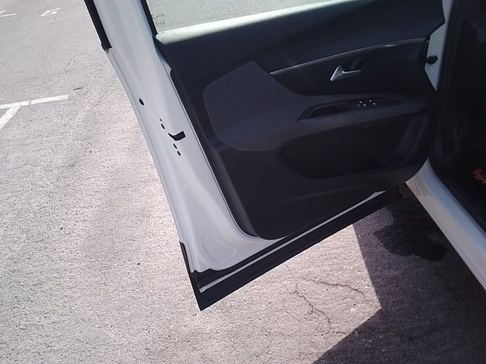 Peugeot 3008 BlueHDi 130 S&S Active Pack 96 kW (130 CV) Vehículo usado en Madrid Peugeot 3008 BlueHDi 130 S&S Active Pack 96 kW (130 CV) Vehículo usado en Madrid