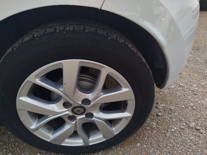 Renault Clio Limited dCi 66 kW (90 CV) Vehículo usado en Madrid Renault Clio Limited dCi 66 kW (90 CV) Vehículo usado en Madrid