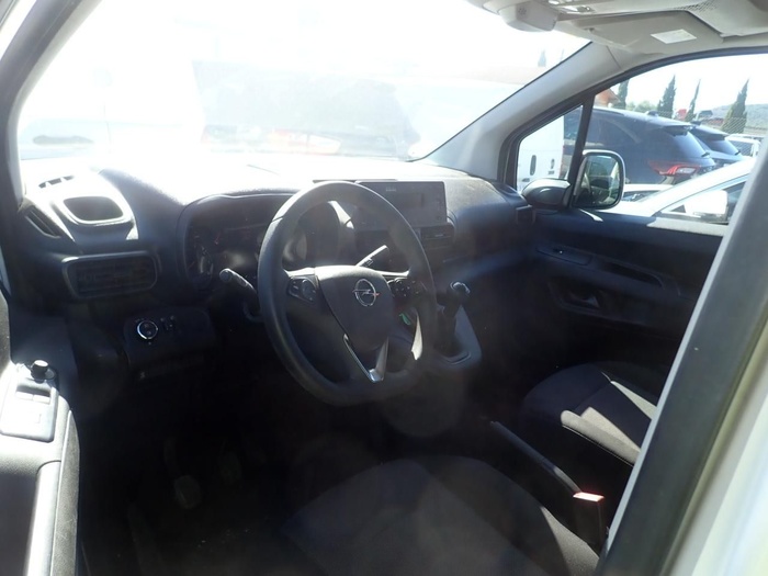 Opel Combo Furgon 1.5 TD Express L H1 75 kW (102 CV) Vehículo usado en Madrid Opel Combo Furgon 1.5 TD Express L H1 75 kW (102 CV) Vehículo usado en Madrid