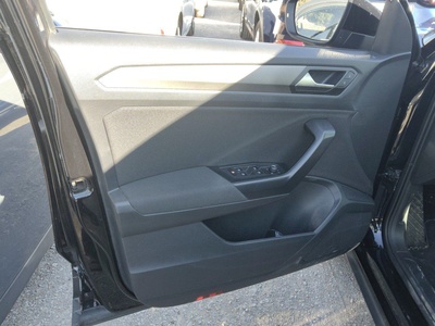 Volkswagen T-Roc Advance 1.5 TSI 110 kW (150 CV) DSG 12 Volkswagen T-Roc Advance 1.5 TSI 110 kW (150 CV) DSG 12