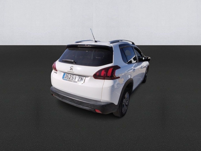 Peugeot 2008 BlueHDi 100 Signature 73 kW (100 CV) Vehículo usado en Madrid Peugeot 2008 BlueHDi 100 Signature 73 kW (100 CV) Vehículo usado en Madrid