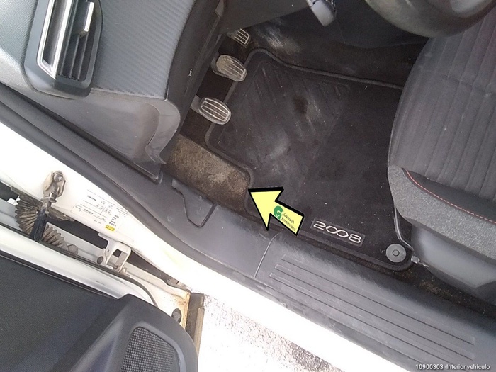 Peugeot 2008 BlueHDi 110 S&S Active 81 kW (110 CV) Vehículo usado en Madrid Peugeot 2008 BlueHDi 110 S&S Active 81 kW (110 CV) Vehículo usado en Madrid